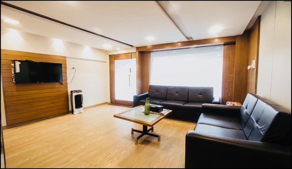 Qubestay Airport Capsule Hotel & Hostel Bombay Esterno foto